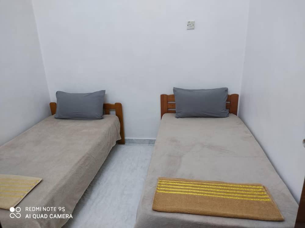 R&R Homestay Simpang Renggam Exterior foto
